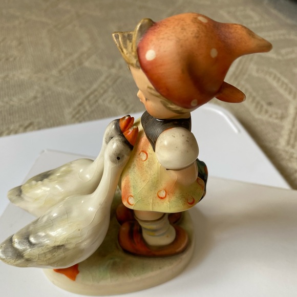 Hummel Goebel Vintage Figurine #47 “Goose Girl” - Picture 10 of 16